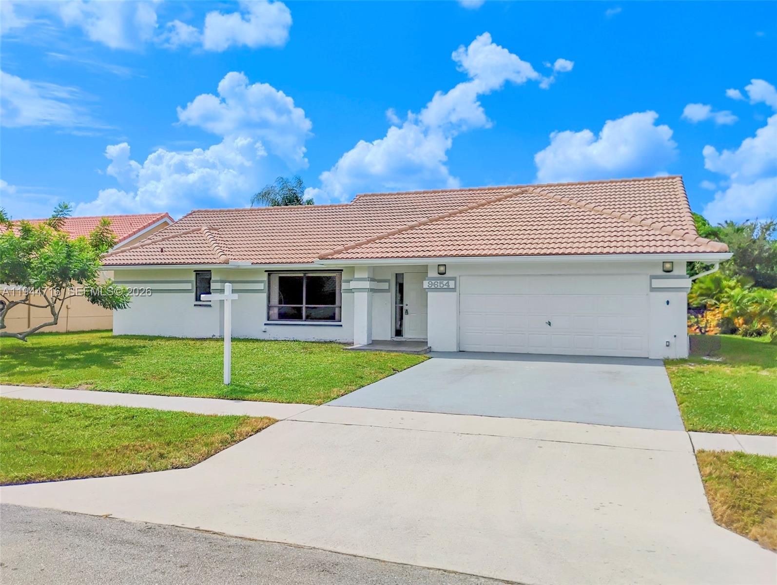 SUN VALLEY 2 - Residential Lease