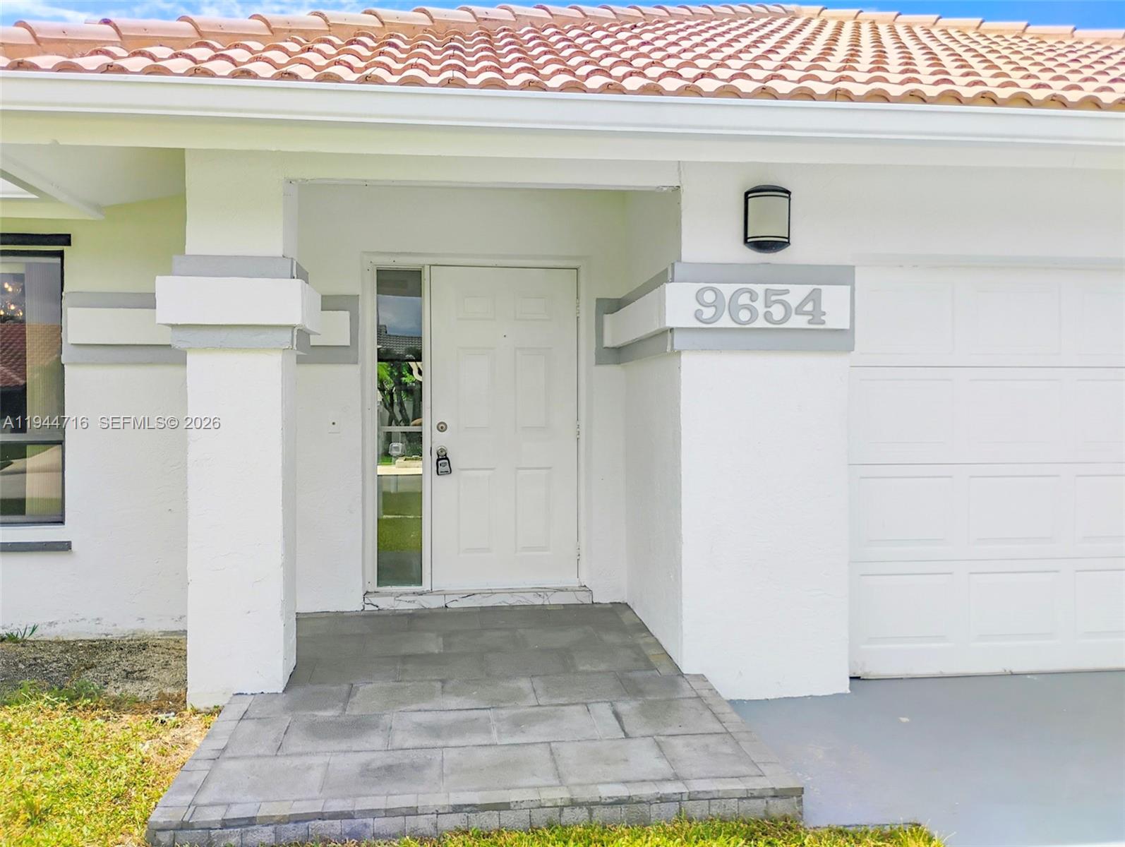 SUN VALLEY 2 - Residential Lease