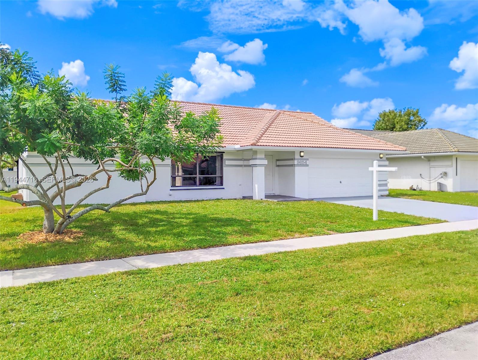 SUN VALLEY 2 - Residential Lease