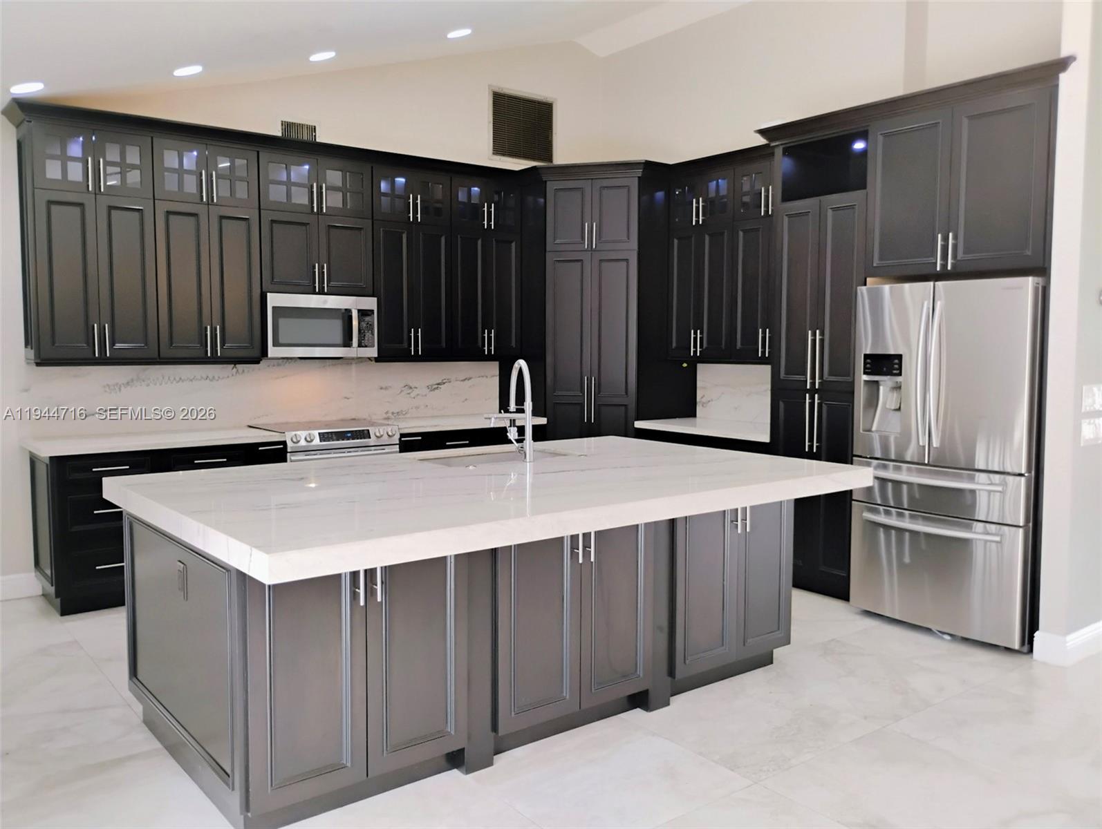 SUN VALLEY 2 - Residential Lease
