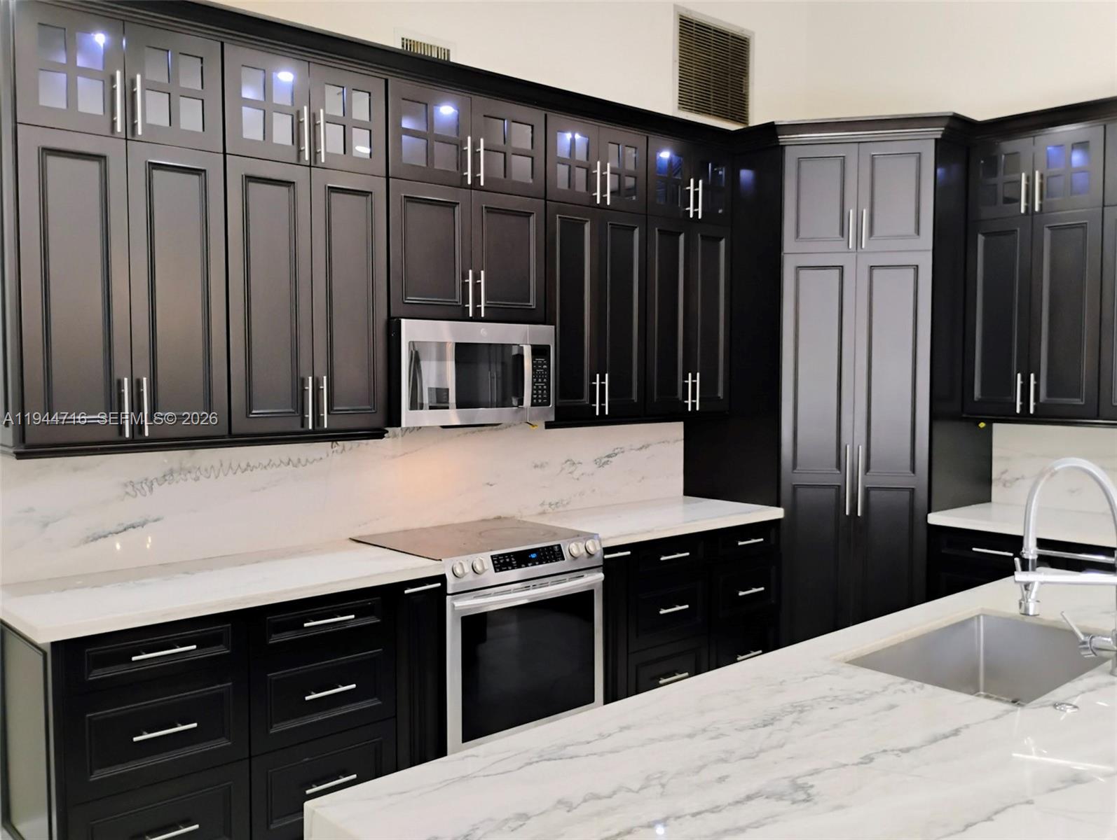 SUN VALLEY 2 - Residential Lease