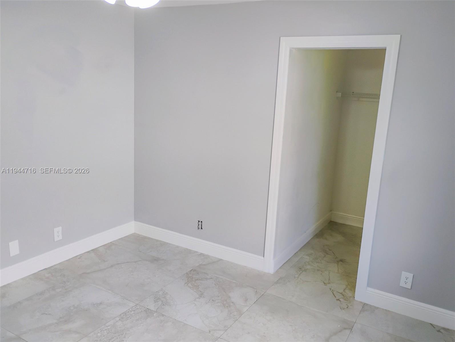 SUN VALLEY 2 - Residential Lease