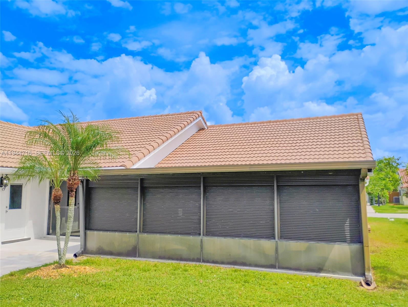 SUN VALLEY 2 - Residential Lease