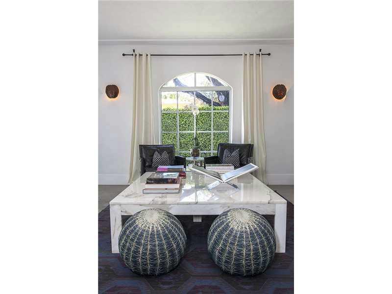 22-27 53 42 NAUTILLUS SUB - Residential Lease