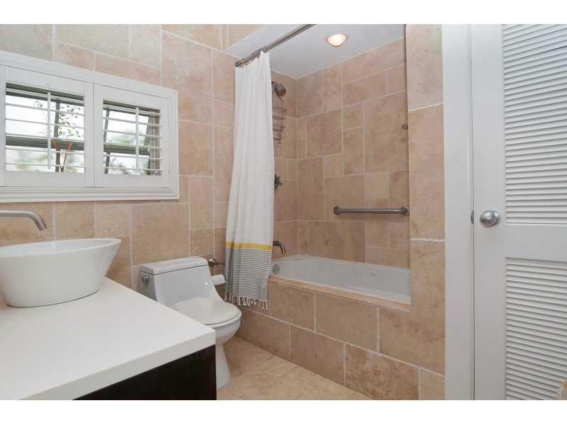 22-27 53 42 NAUTILLUS SUB - Residential Lease