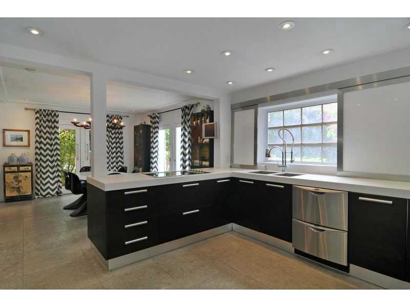 22-27 53 42 NAUTILLUS SUB - Residential Lease