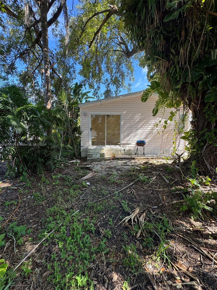 GATEWAY ESTATES PARK COND - Residential Lease