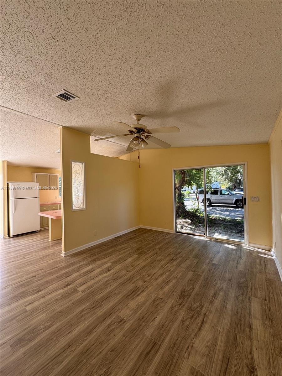 GATEWAY ESTATES PARK COND - Residential Lease