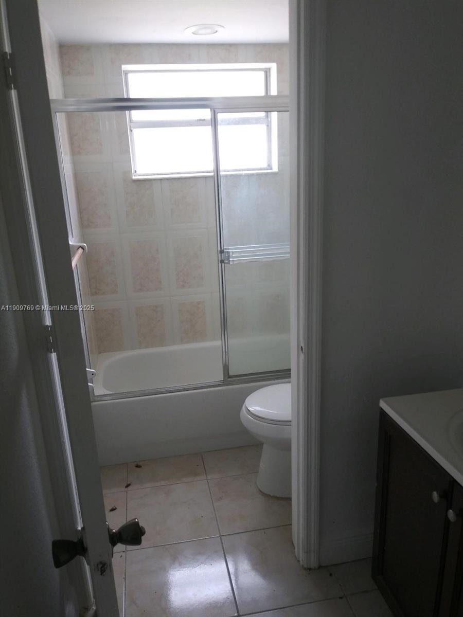 GATEWAY ESTATES PARK COND - Residential Lease