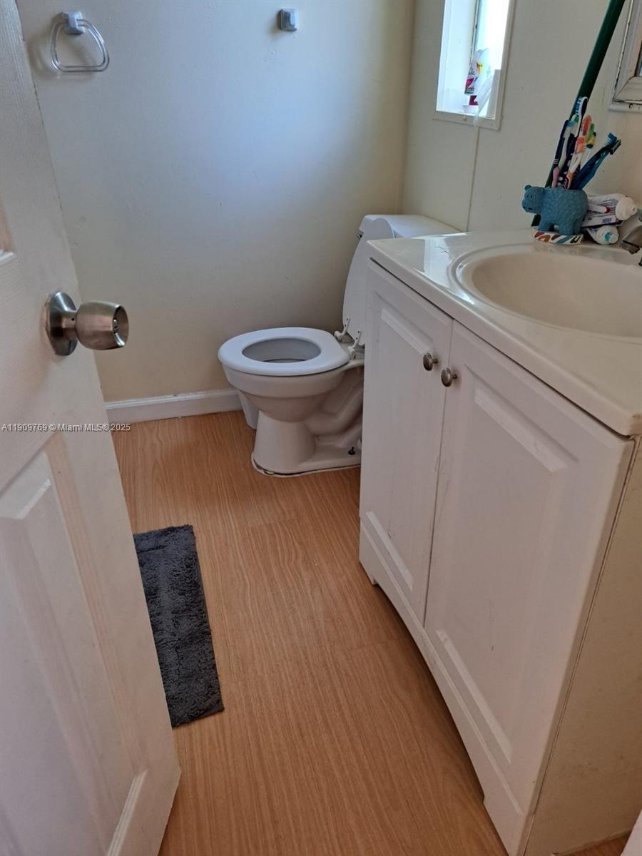 GATEWAY ESTATES PARK COND - Residential Lease