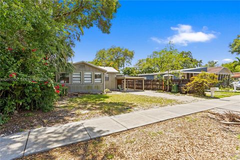 Photo of 1730 SW 21st St, Fort Lauderdale, FL 33315 (MLS # A12015226)