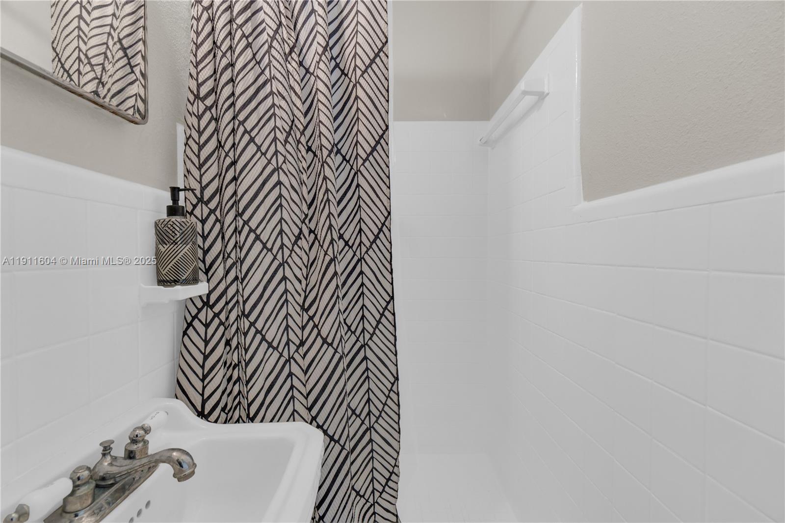 OSCEOLA PARK - Residential Income