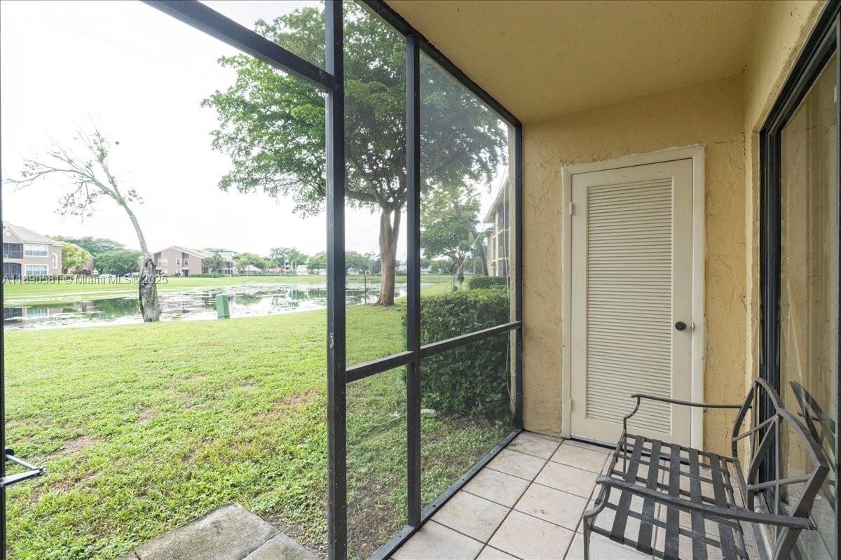 ISLAND CLUB CONDO - Residential