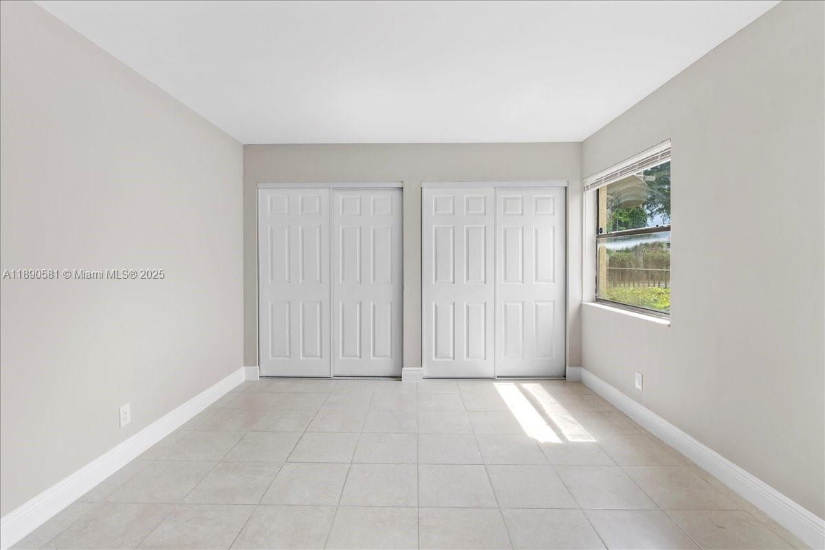 ISLAND CLUB CONDO - Residential