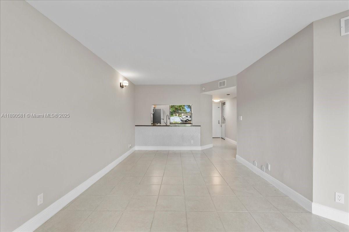 ISLAND CLUB CONDO - Residential