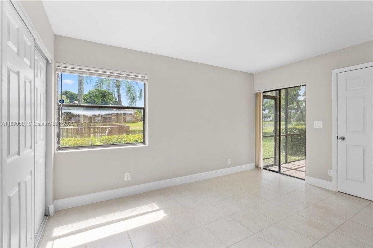 ISLAND CLUB CONDO - Residential