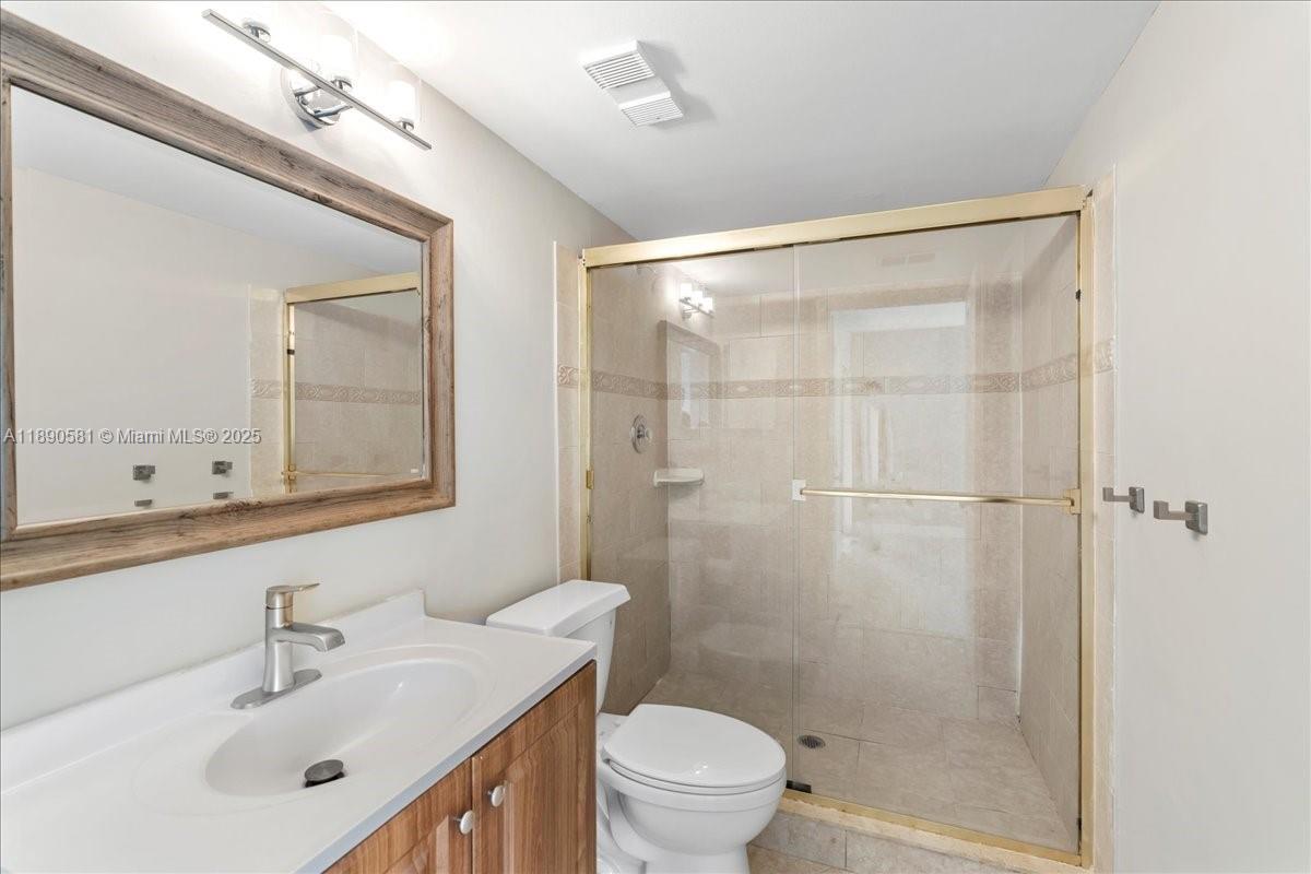 ISLAND CLUB CONDO - Residential