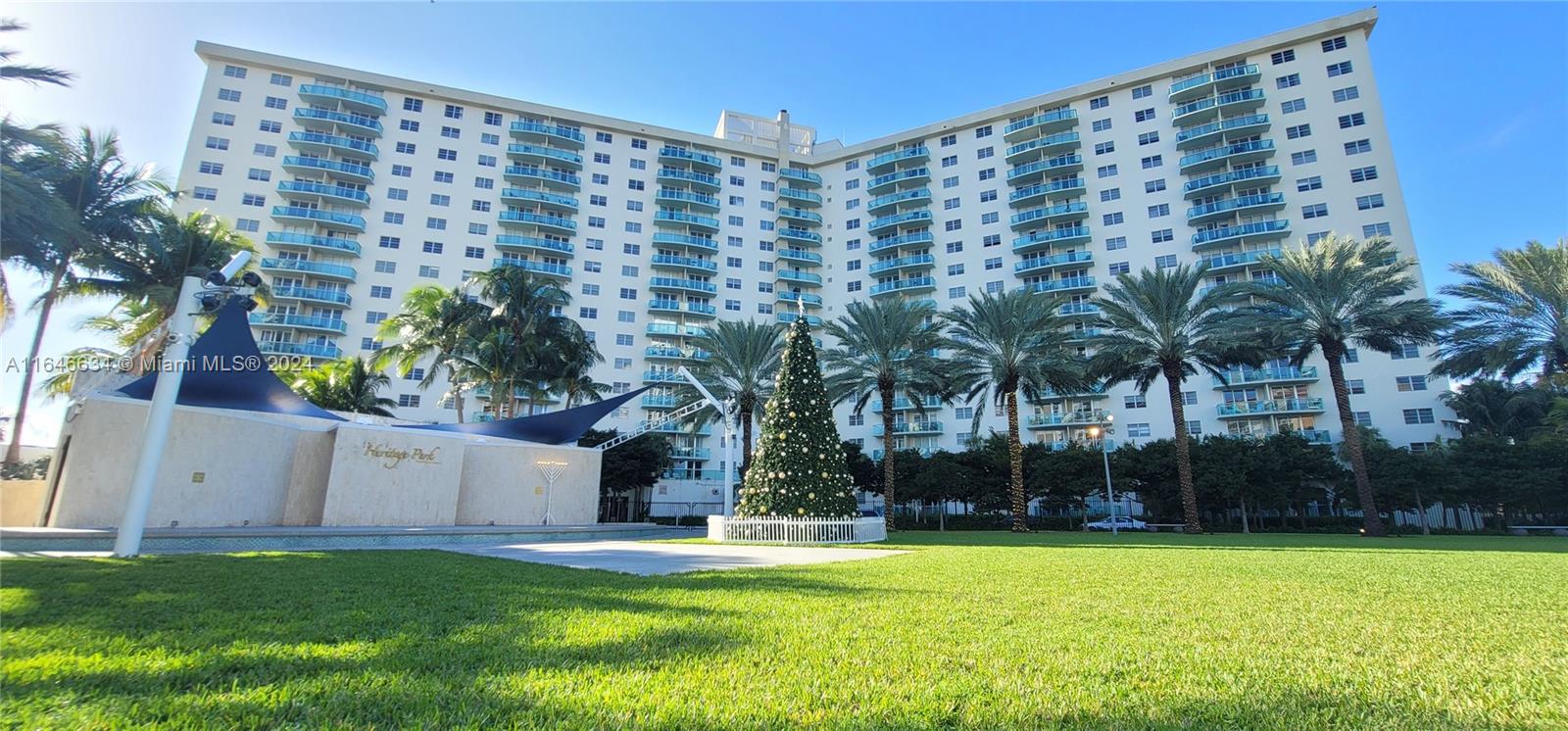 Rental Property at 19370 Collins Ave 806, Sunny Isles Beach, Miami-Dade County, Florida - Bedrooms: 1 
Bathrooms: 2  - $4,500 MO.