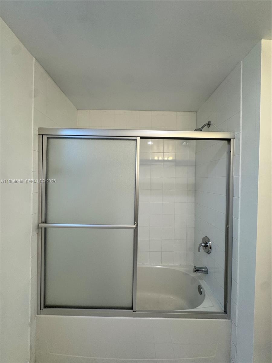 DOWNTOWN DADELAND CONDO N - Residential Lease