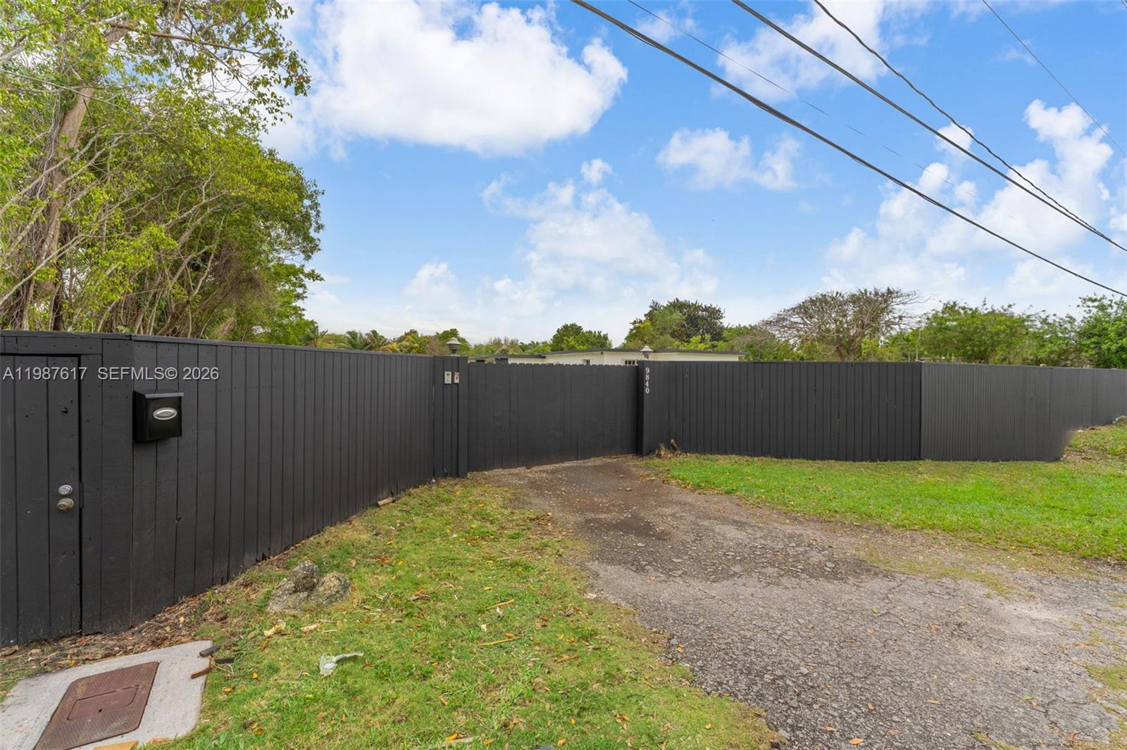 MILLER DRIVE ESTS 1ST ADD - Residential Lease