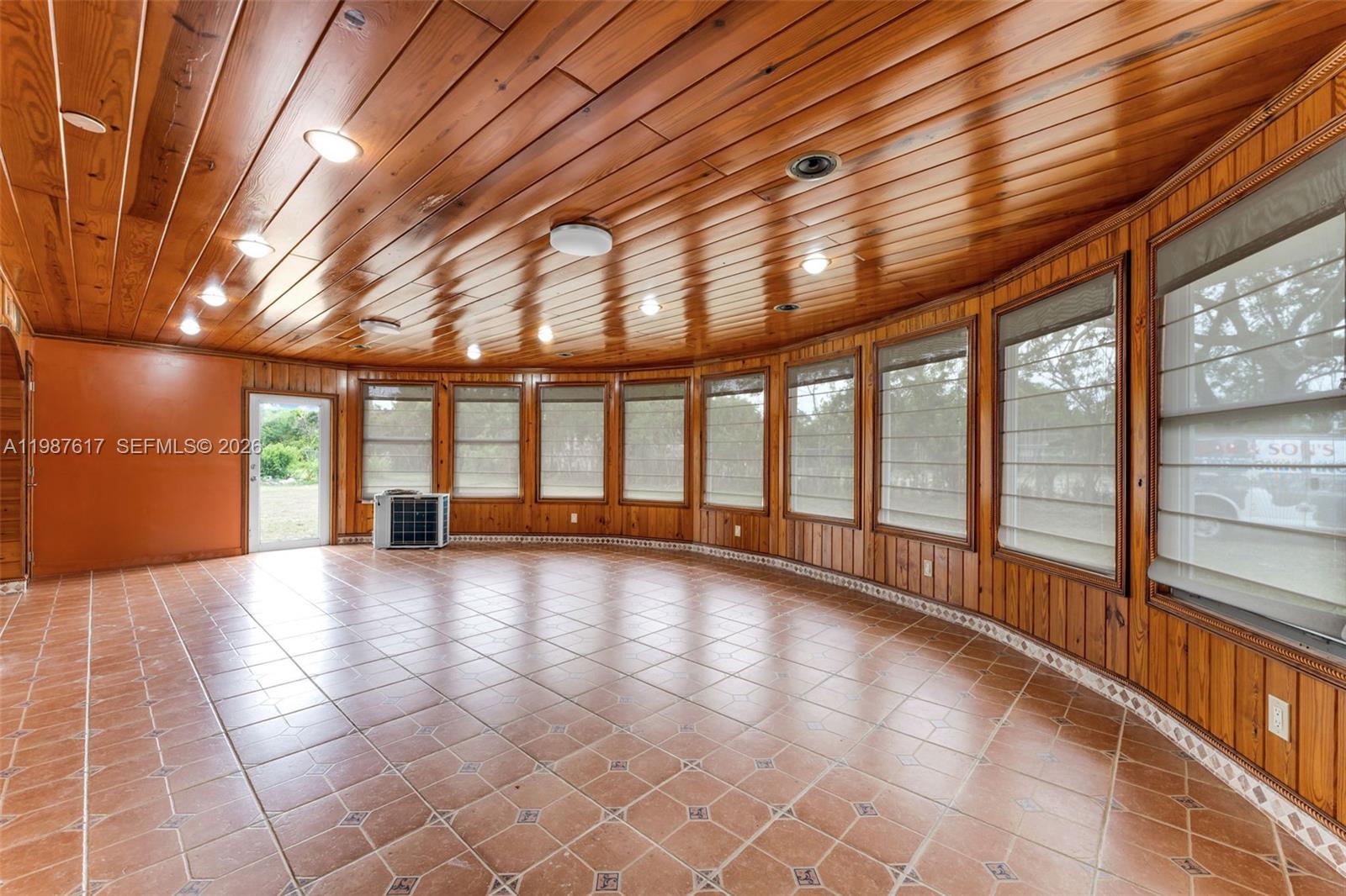 MILLER DRIVE ESTS 1ST ADD - Residential Lease