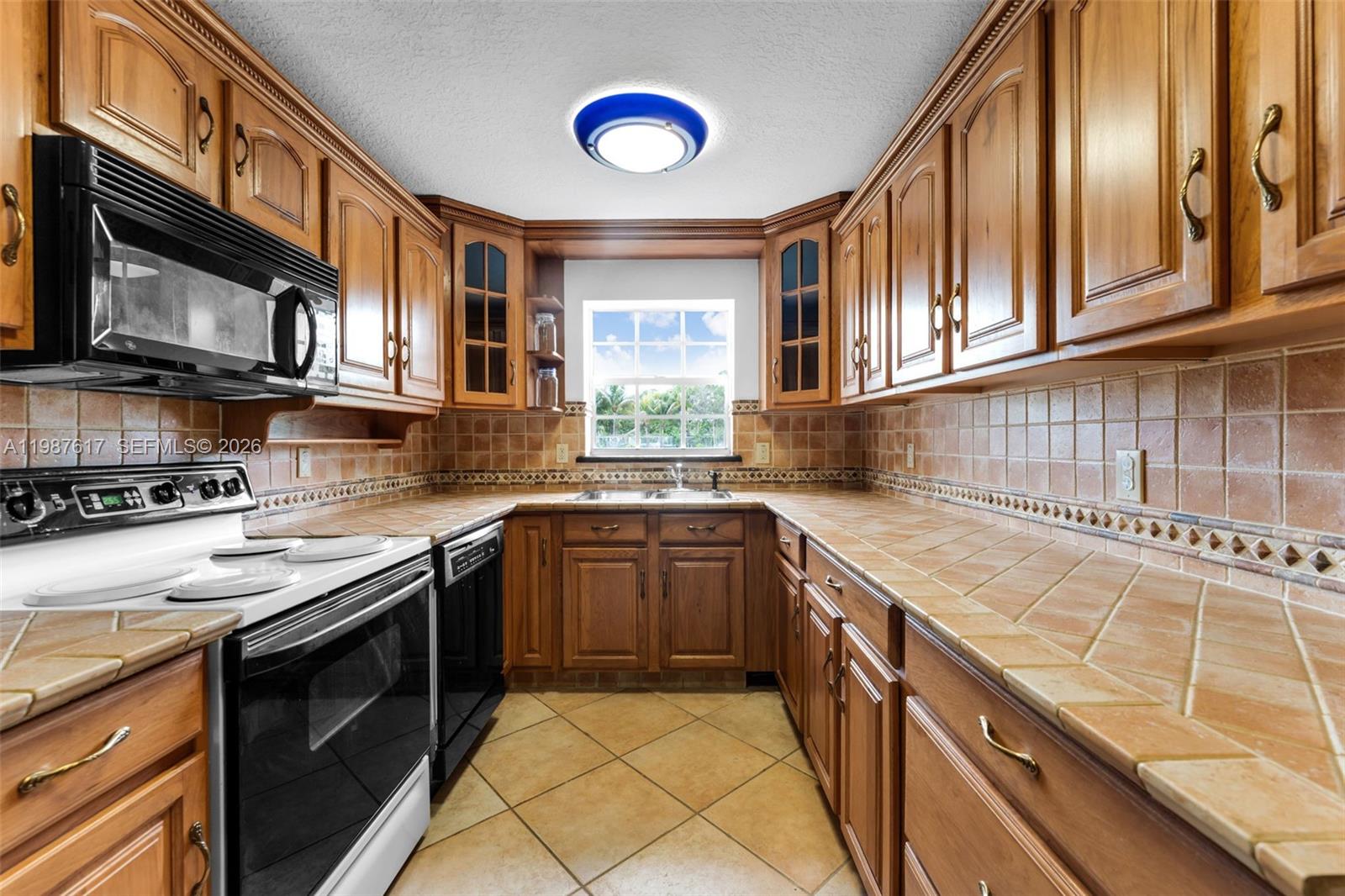 MILLER DRIVE ESTS 1ST ADD - Residential Lease