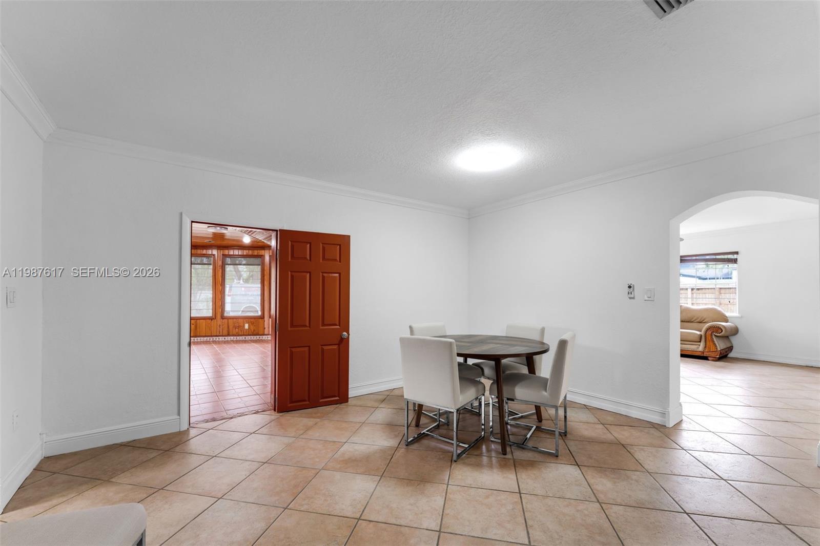 MILLER DRIVE ESTS 1ST ADD - Residential Lease