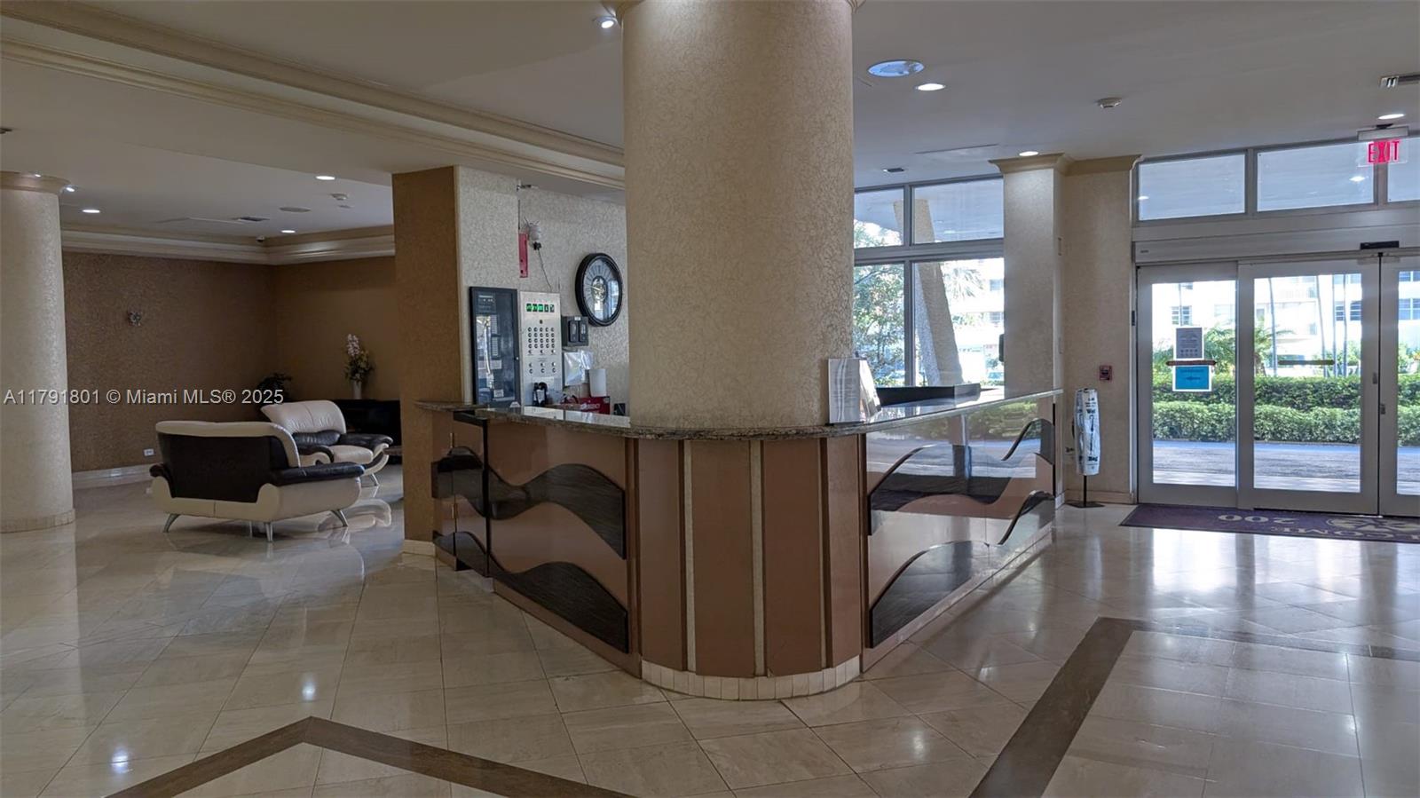 WINSTON TOWERS 200 - Residential