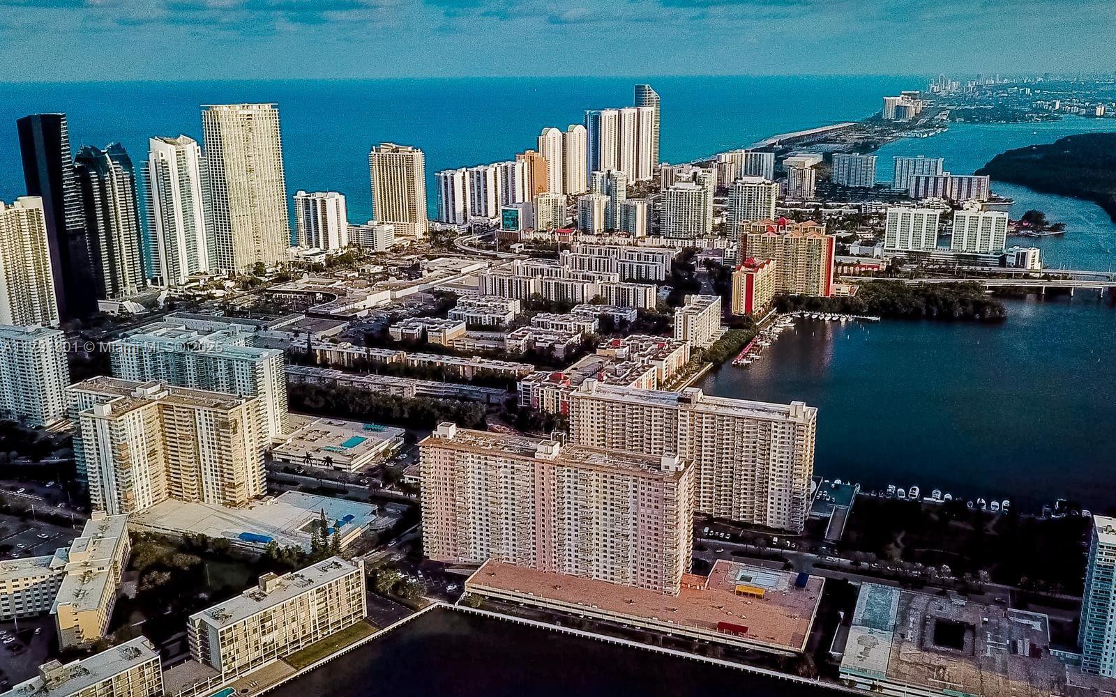 WINSTON TOWERS 200 - Residential