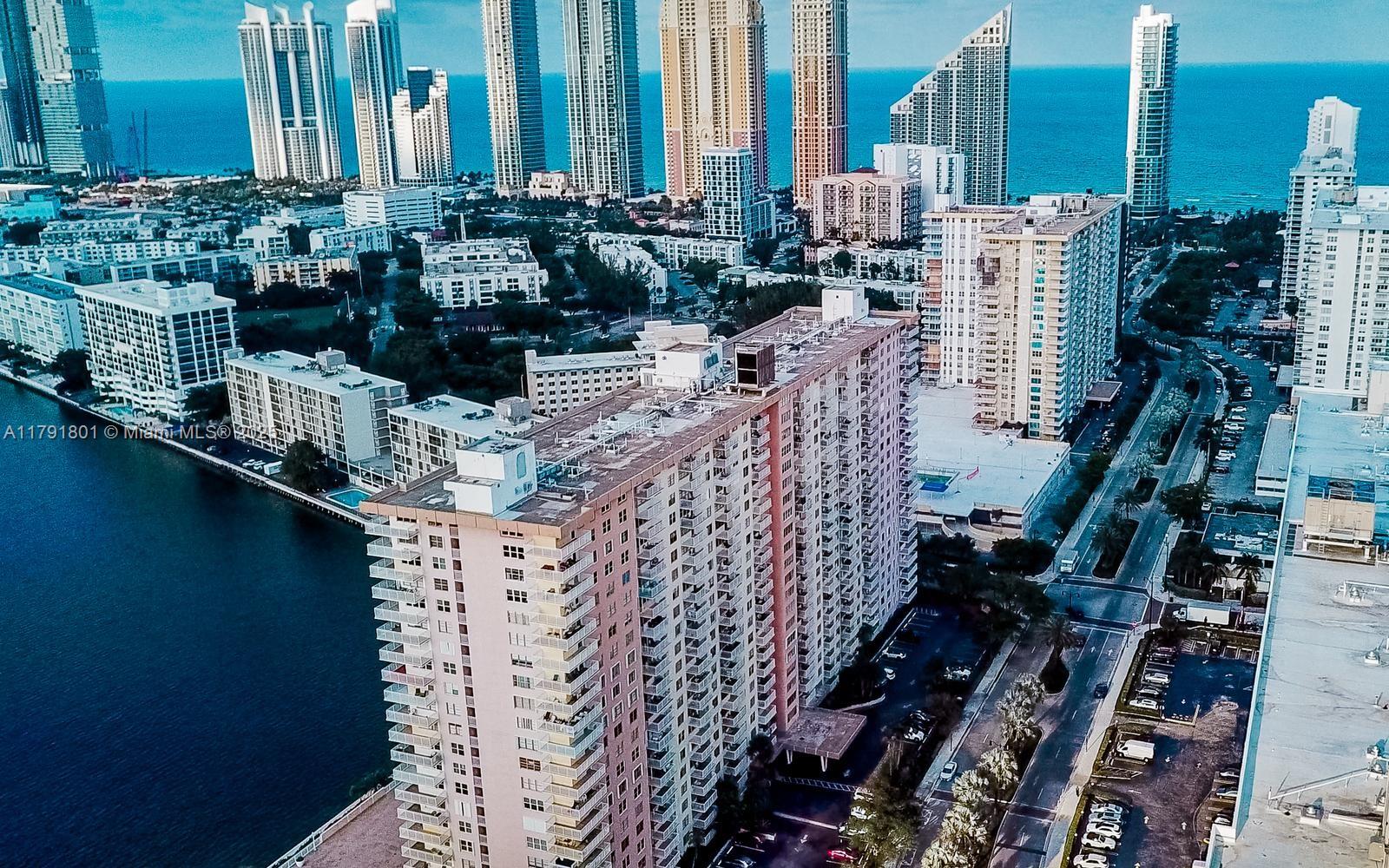 WINSTON TOWERS 200 - Residential