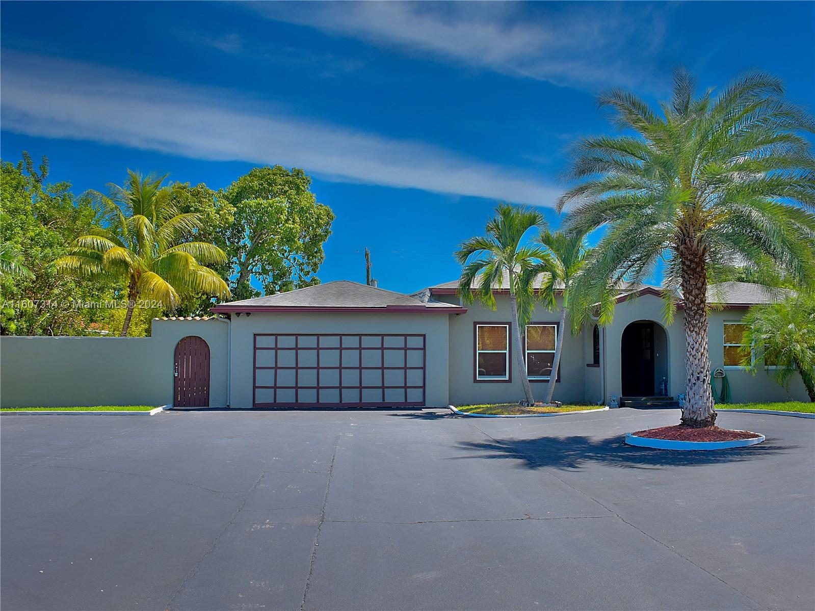 HOLLYWOOD LITTLE RANCHES - Residential Lease