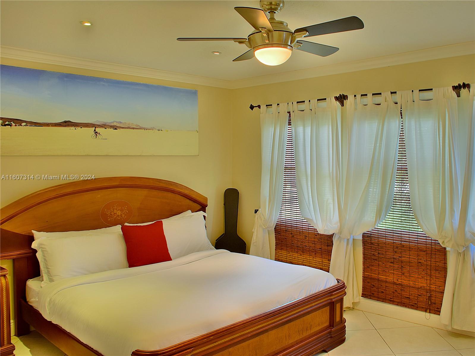 HOLLYWOOD LITTLE RANCHES - Residential Lease