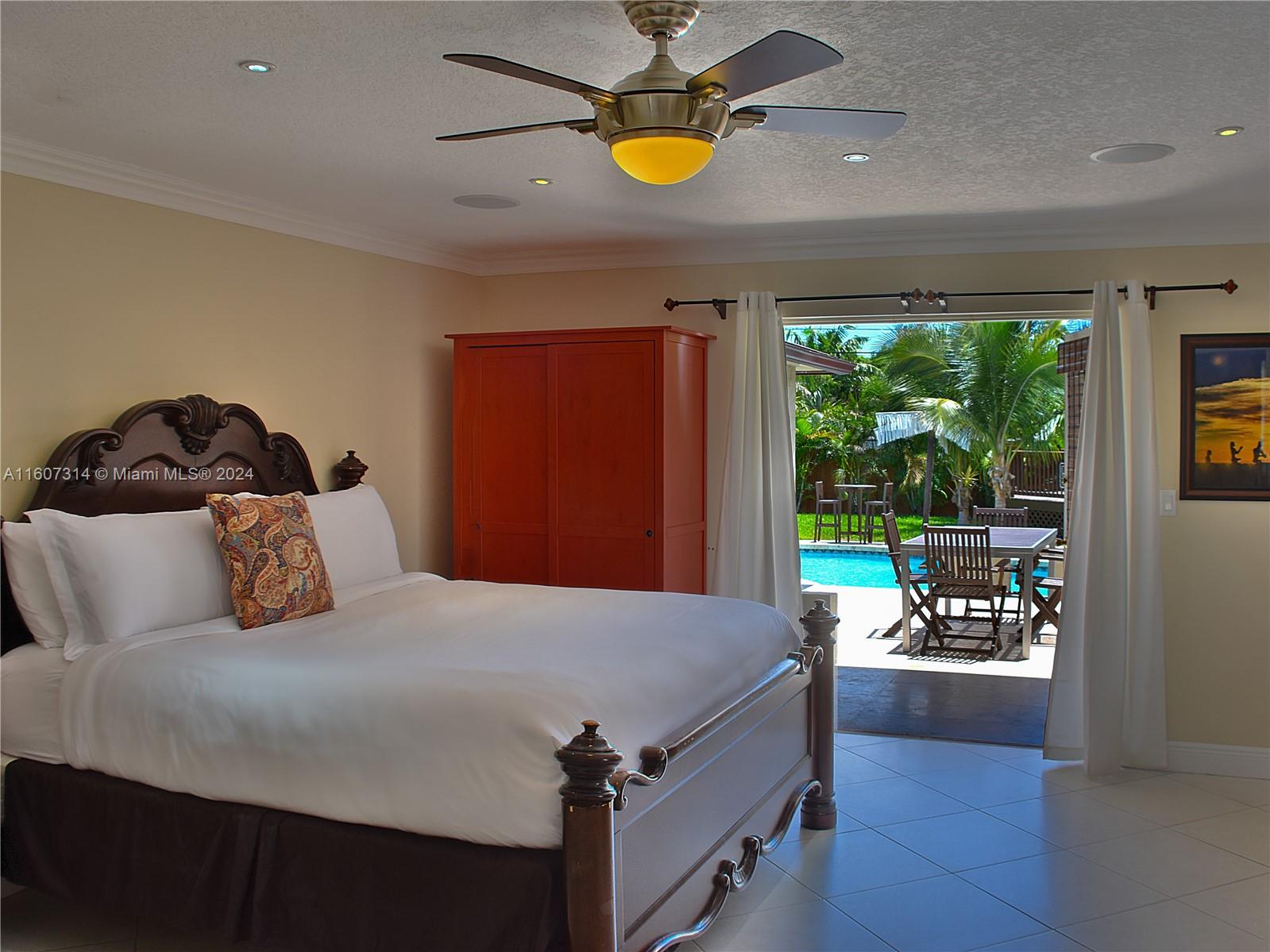 HOLLYWOOD LITTLE RANCHES - Residential Lease