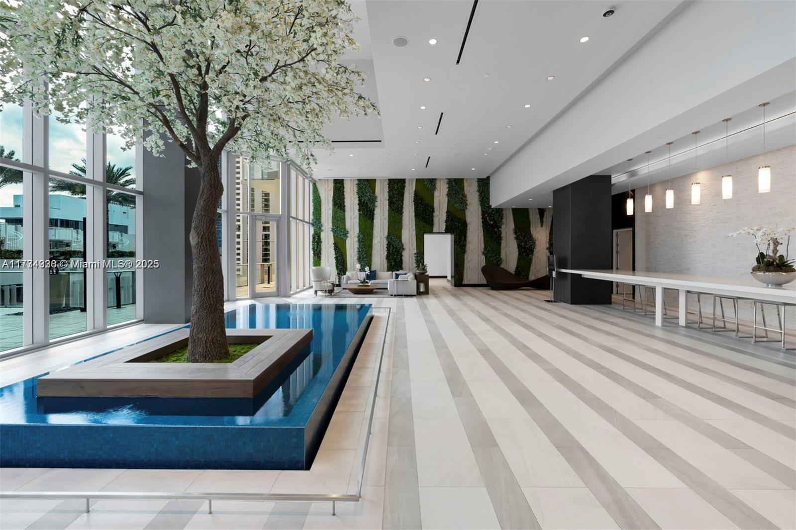 PARAMOUNT MIAMI WORLDCENT - Residential