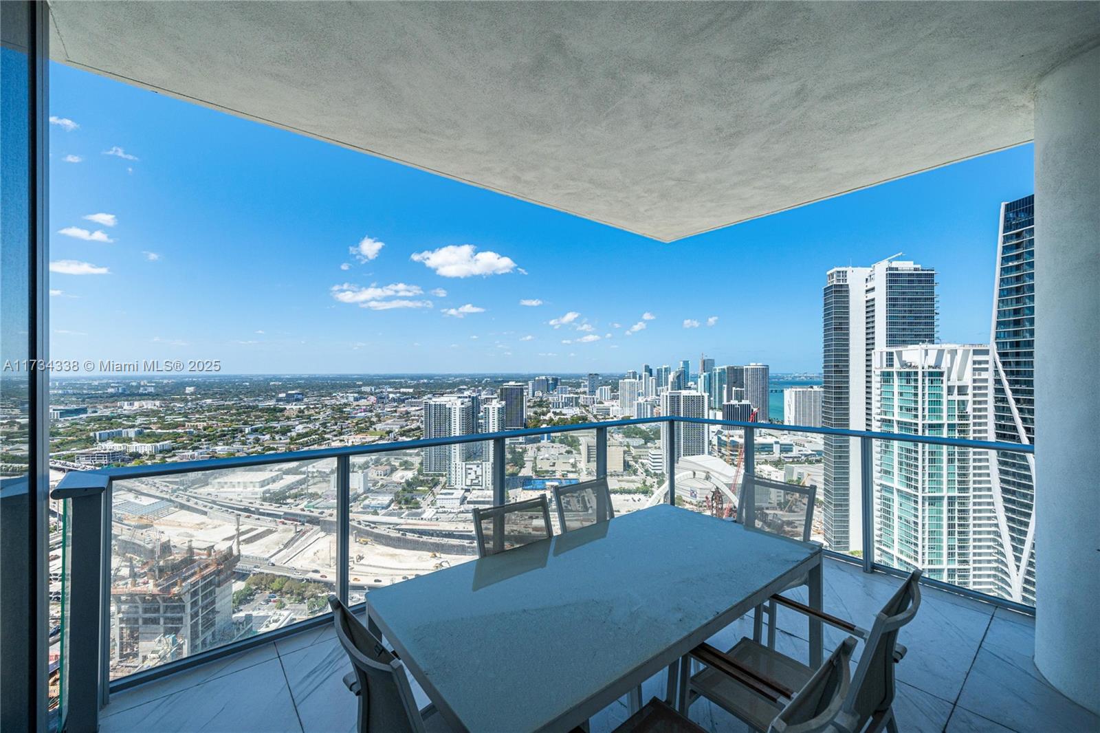 PARAMOUNT MIAMI WORLDCENT - Residential