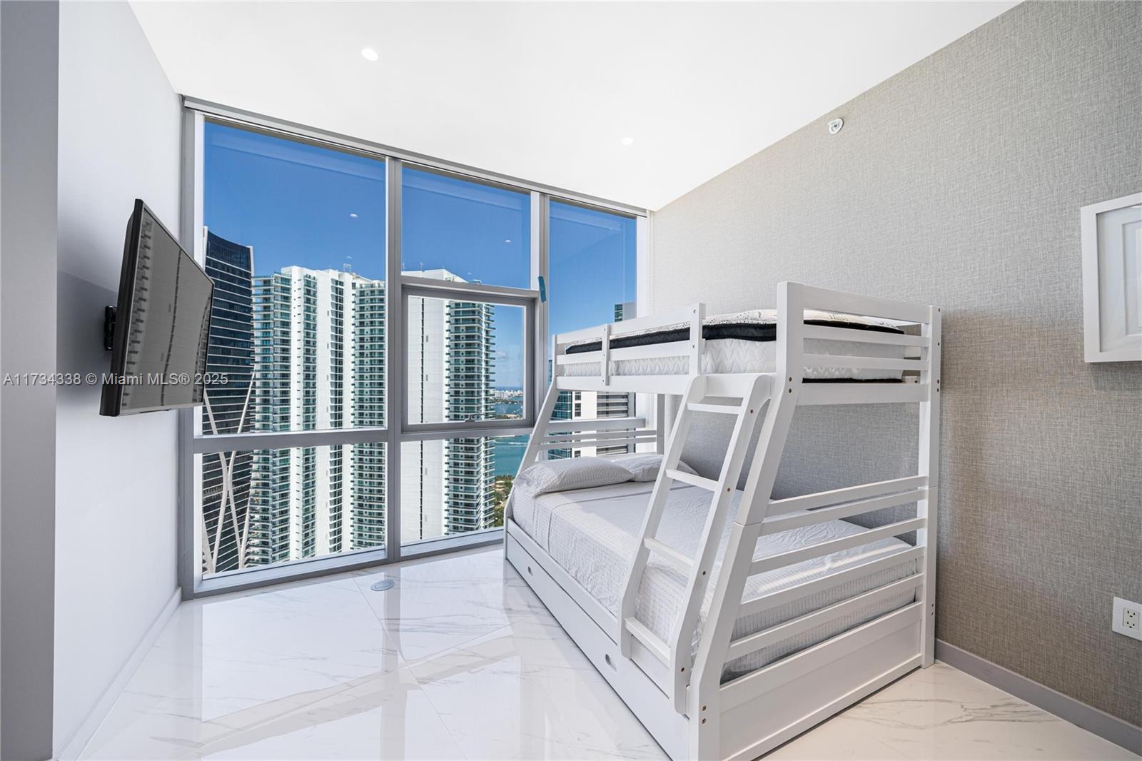 PARAMOUNT MIAMI WORLDCENT - Residential