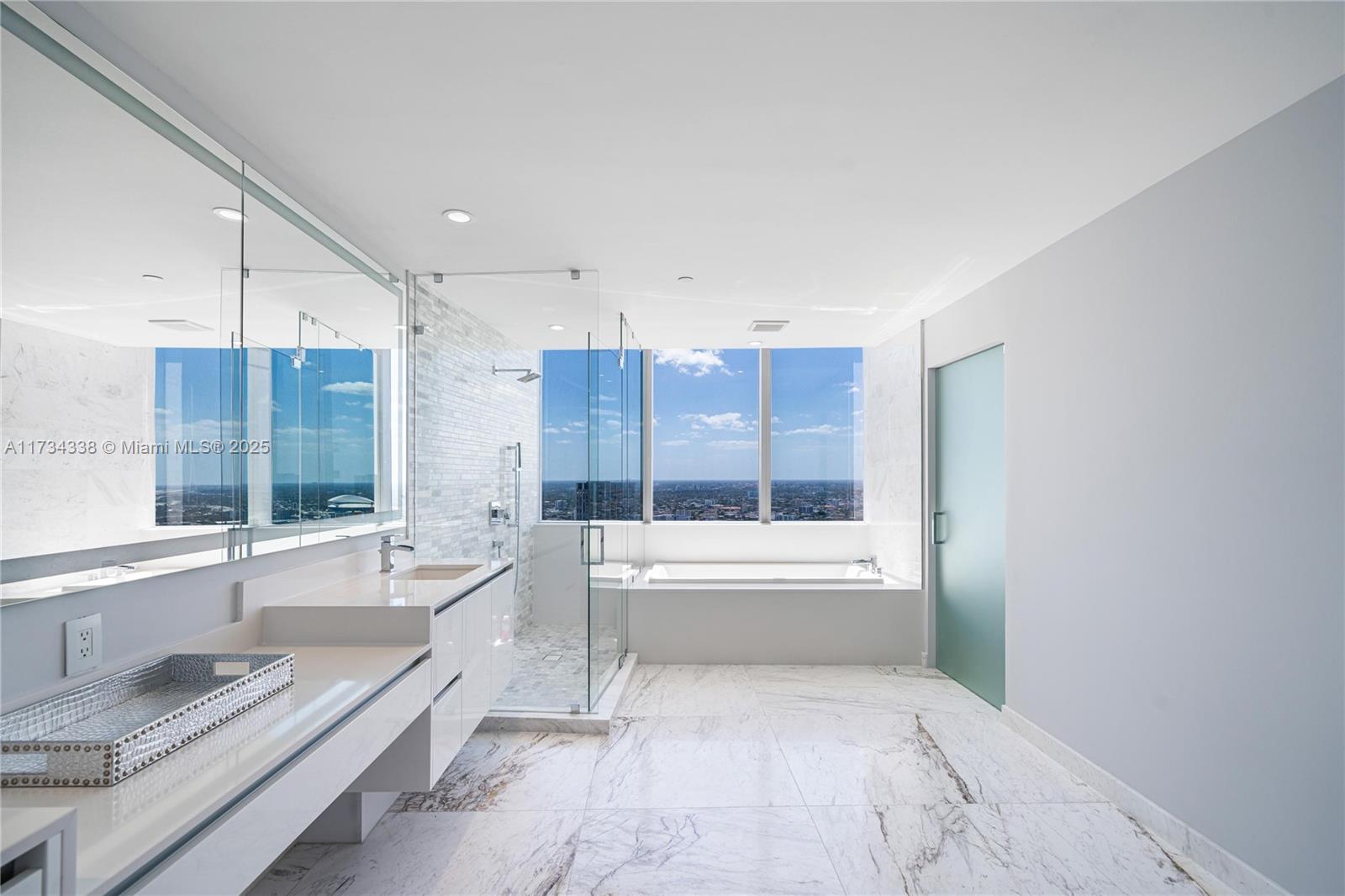 PARAMOUNT MIAMI WORLDCENT - Residential