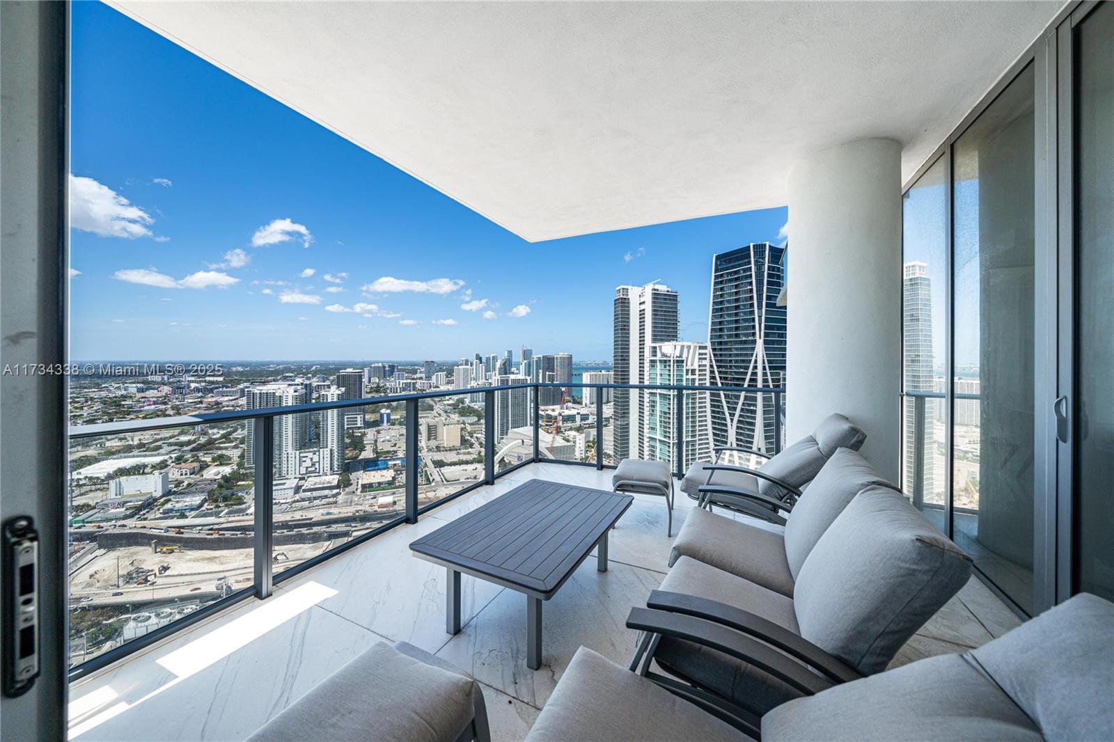 PARAMOUNT MIAMI WORLDCENT - Residential