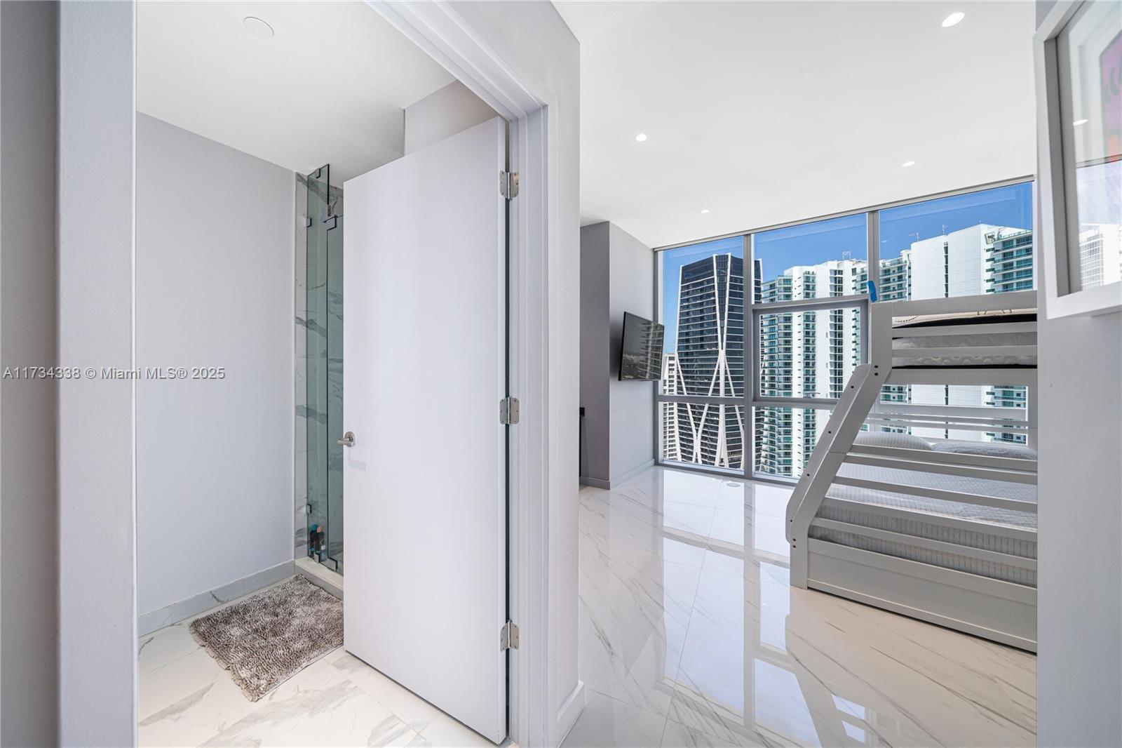 PARAMOUNT MIAMI WORLDCENT - Residential