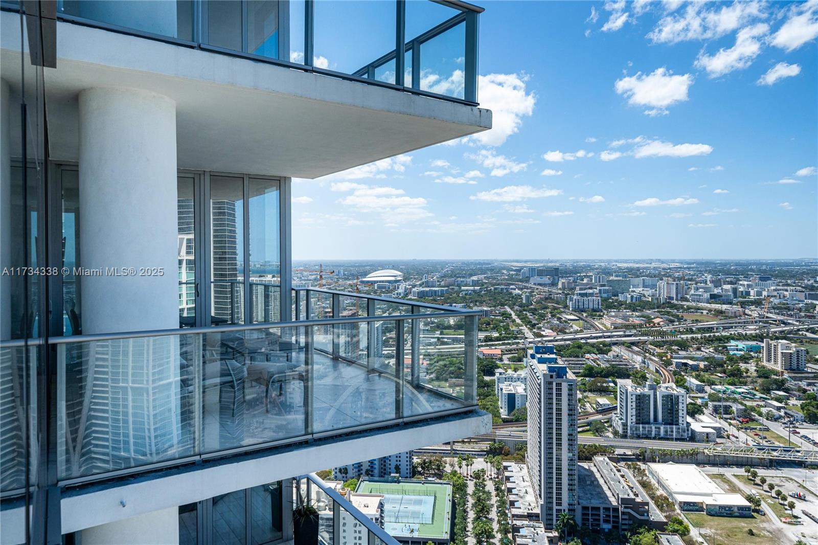 PARAMOUNT MIAMI WORLDCENT - Residential