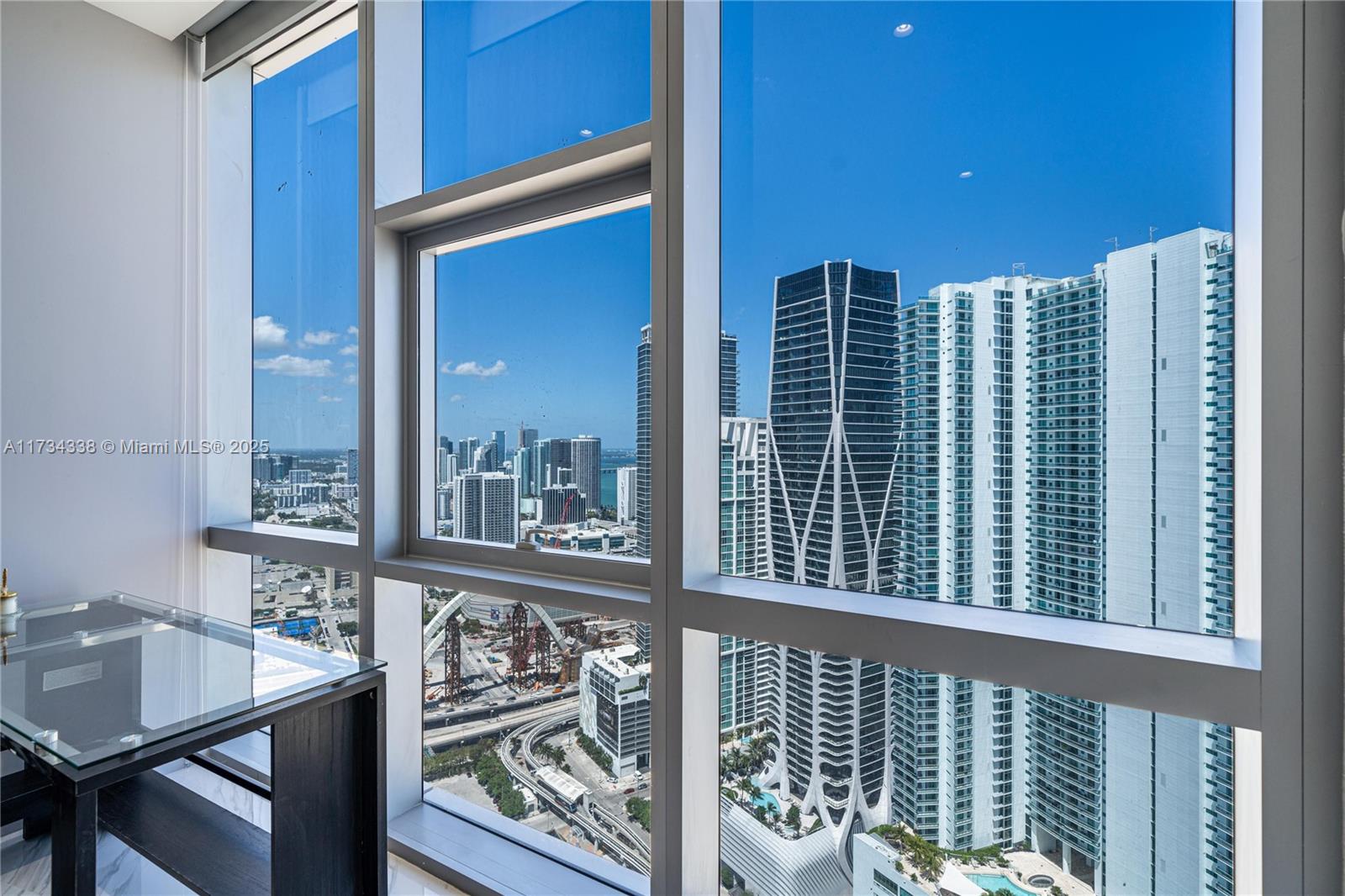 PARAMOUNT MIAMI WORLDCENT - Residential