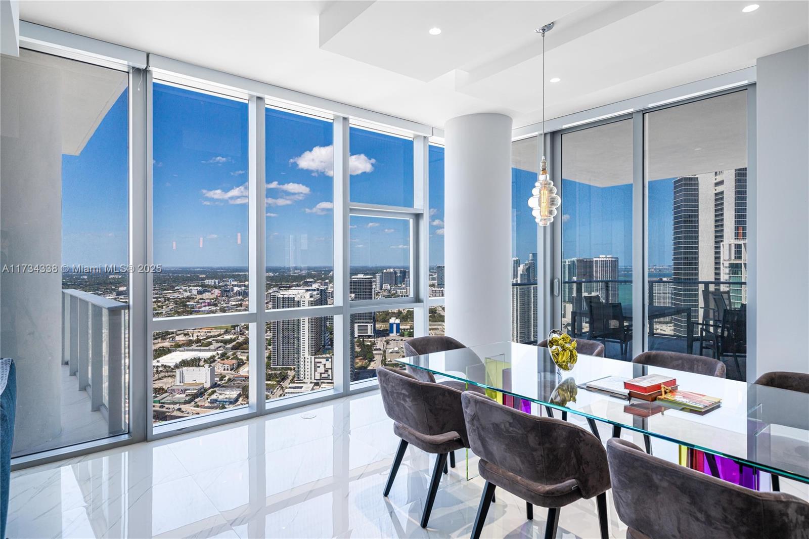 PARAMOUNT MIAMI WORLDCENT - Residential