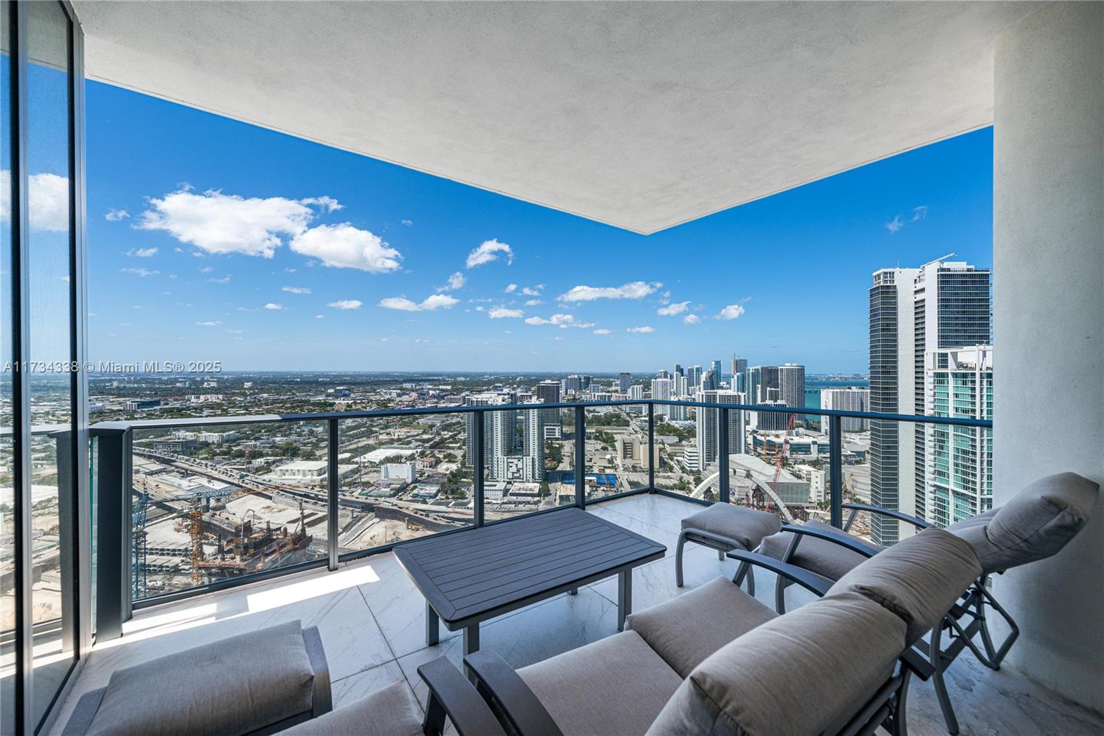 PARAMOUNT MIAMI WORLDCENT - Residential