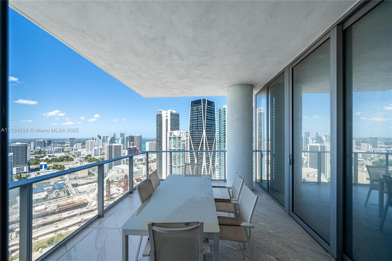 PARAMOUNT MIAMI WORLDCENT - Residential