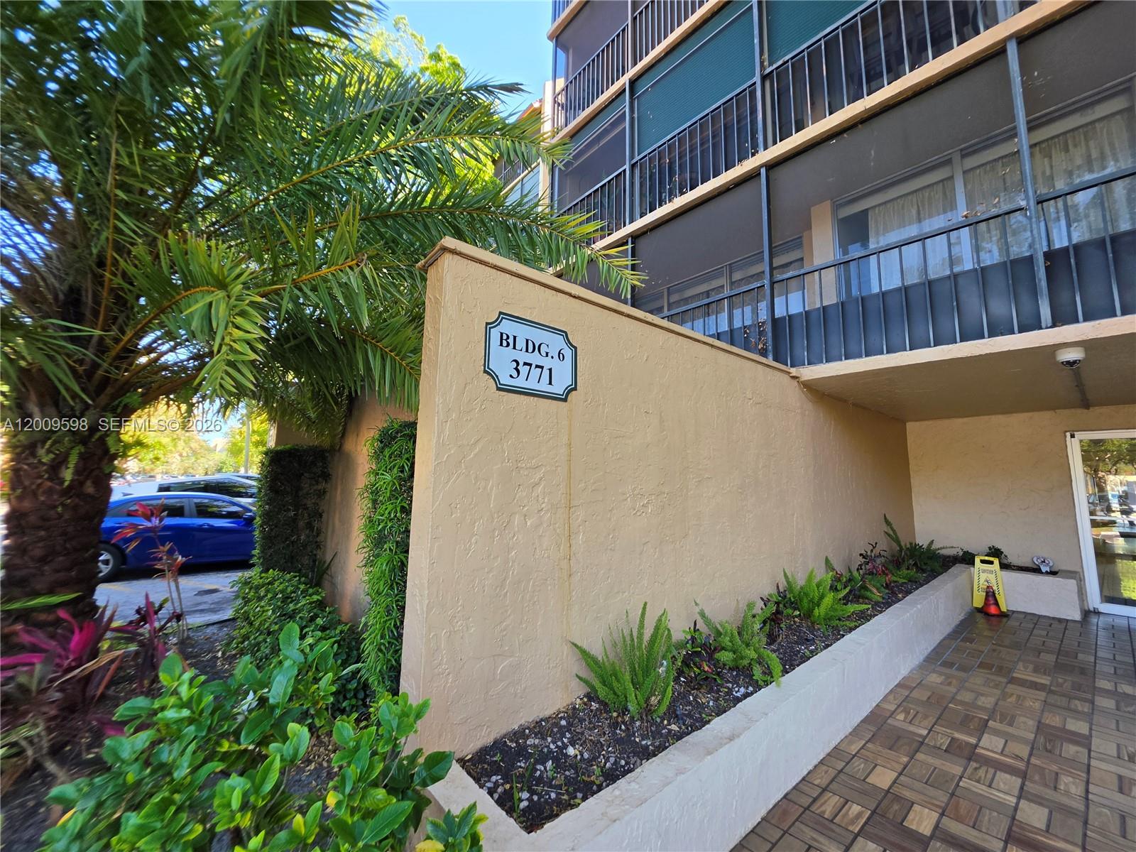 CONDOMINIUM 6 OF ENVIRON - Residential