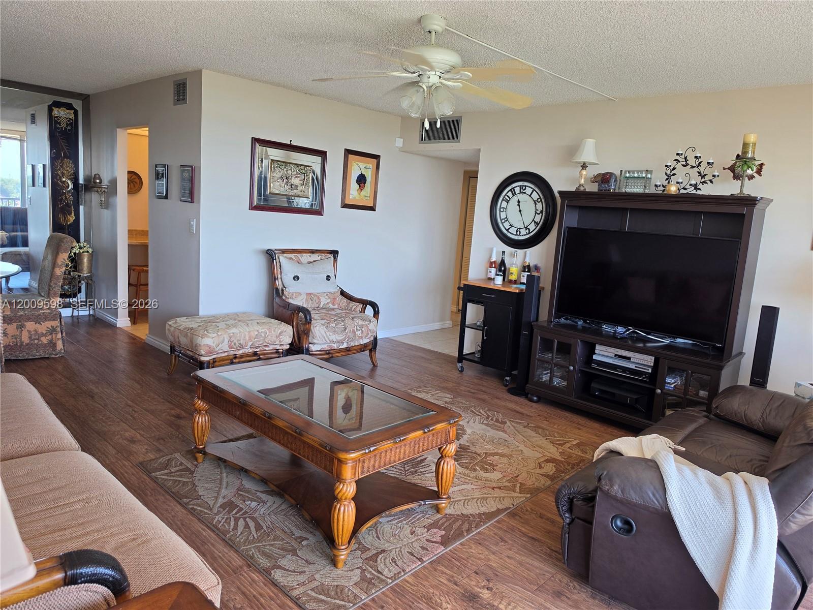 CONDOMINIUM 6 OF ENVIRON - Residential