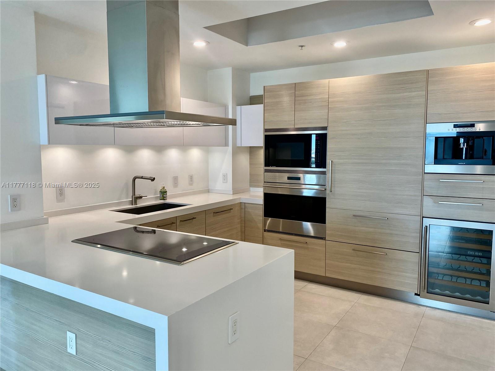 17301 Biscayne BLV LPH 8
