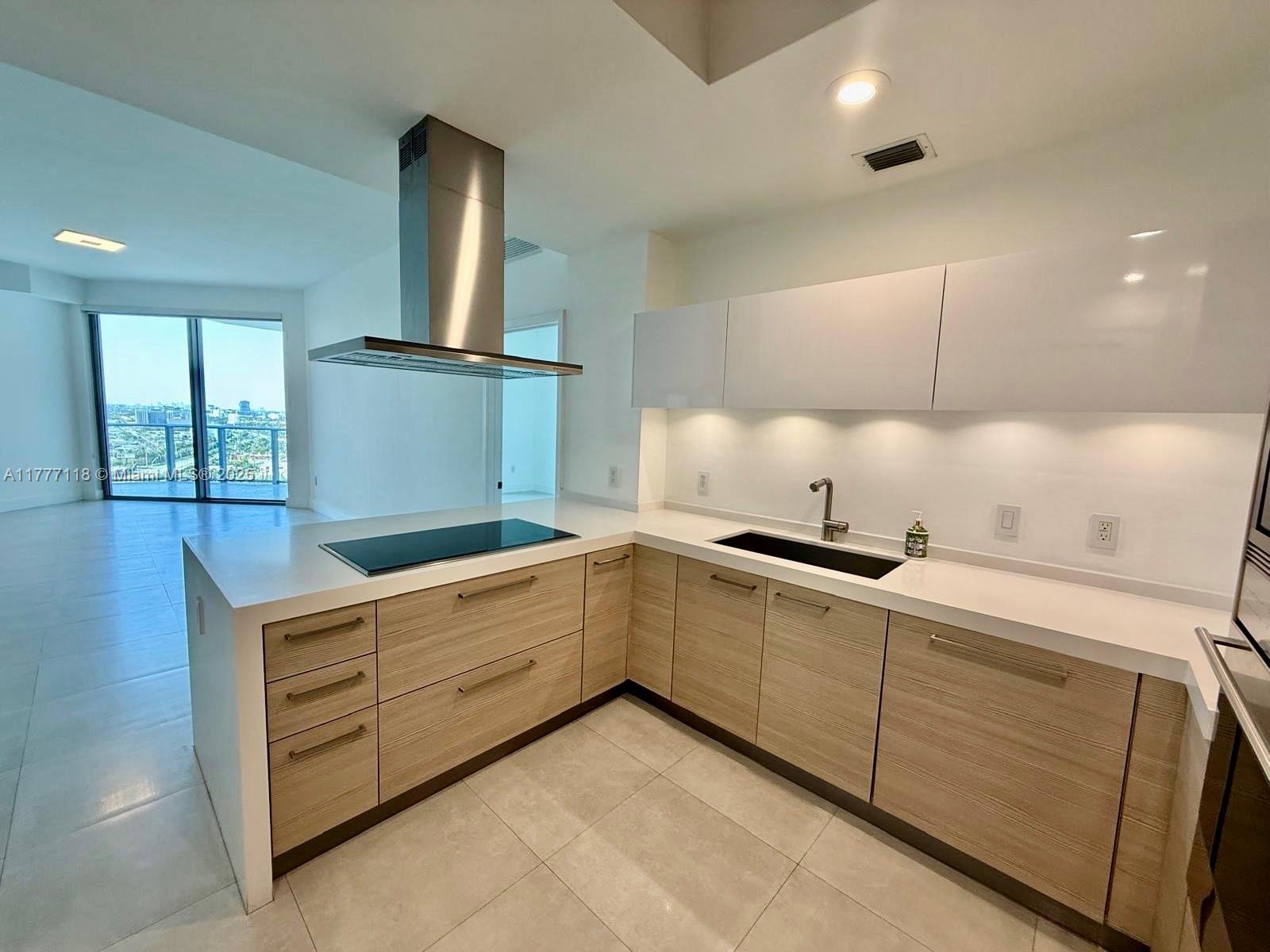 17301 Biscayne BLV LPH 8
