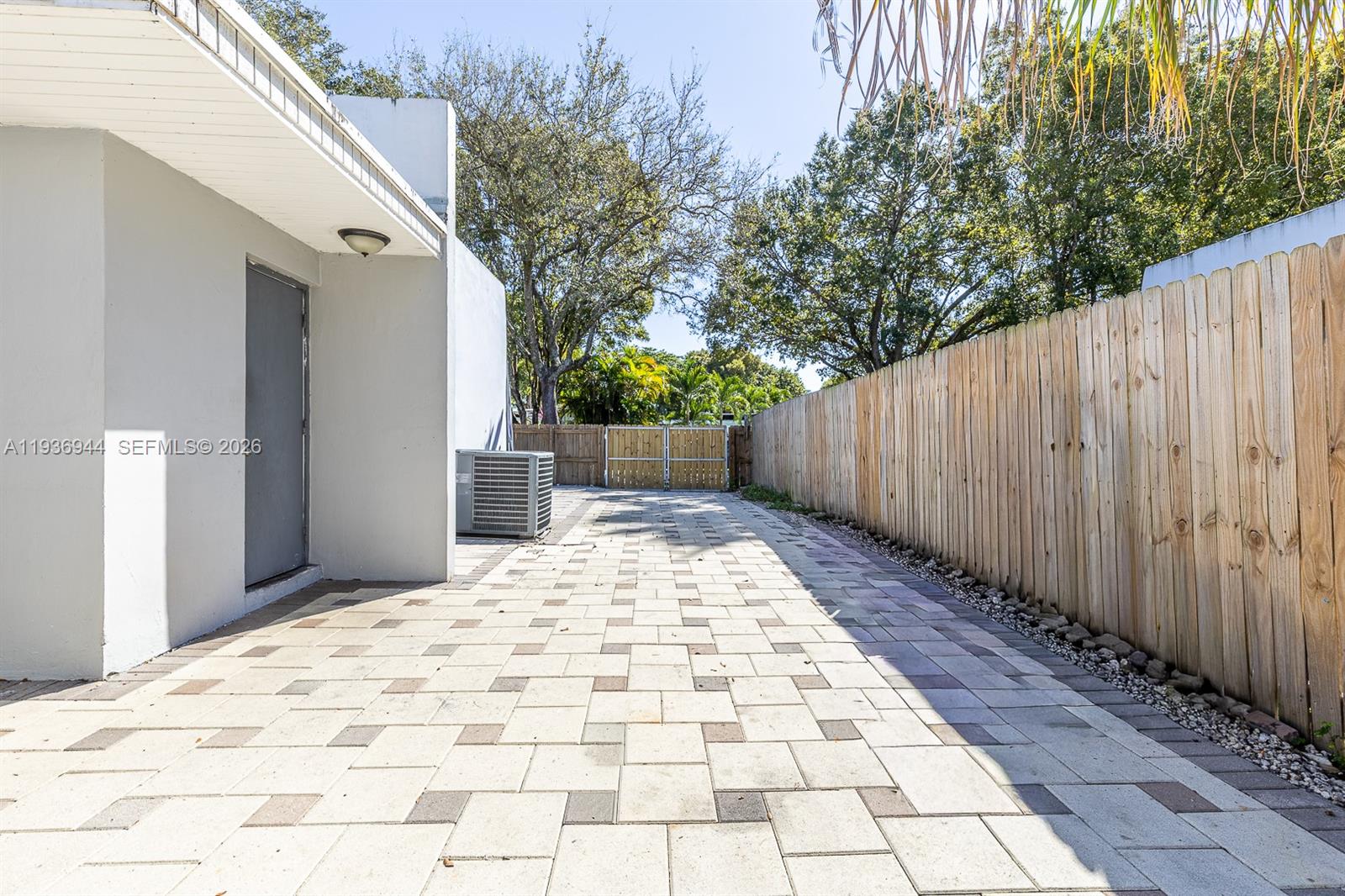 COUNTRY CLUB OF MIAMI FAI - Residential