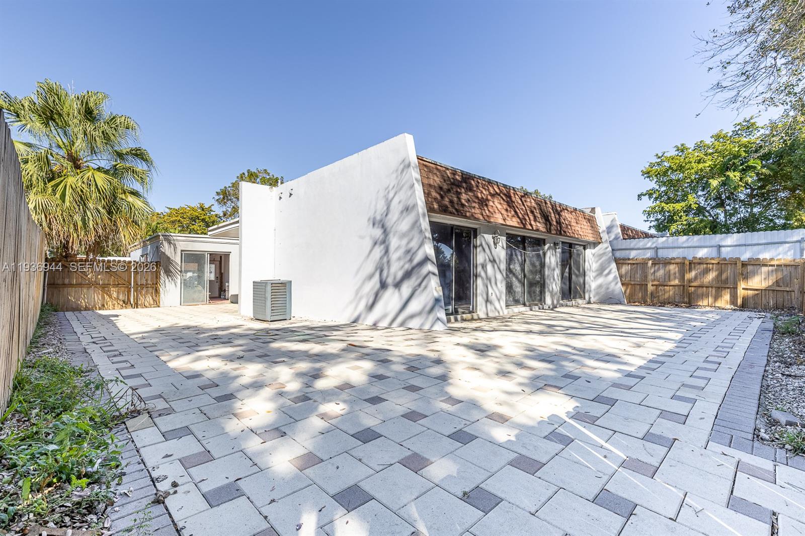 COUNTRY CLUB OF MIAMI FAI - Residential